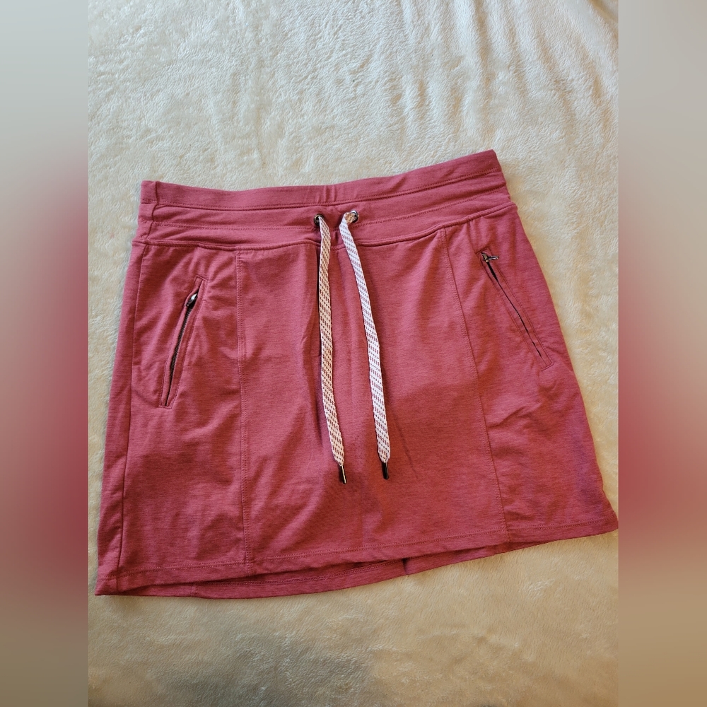 NWOT SKORT